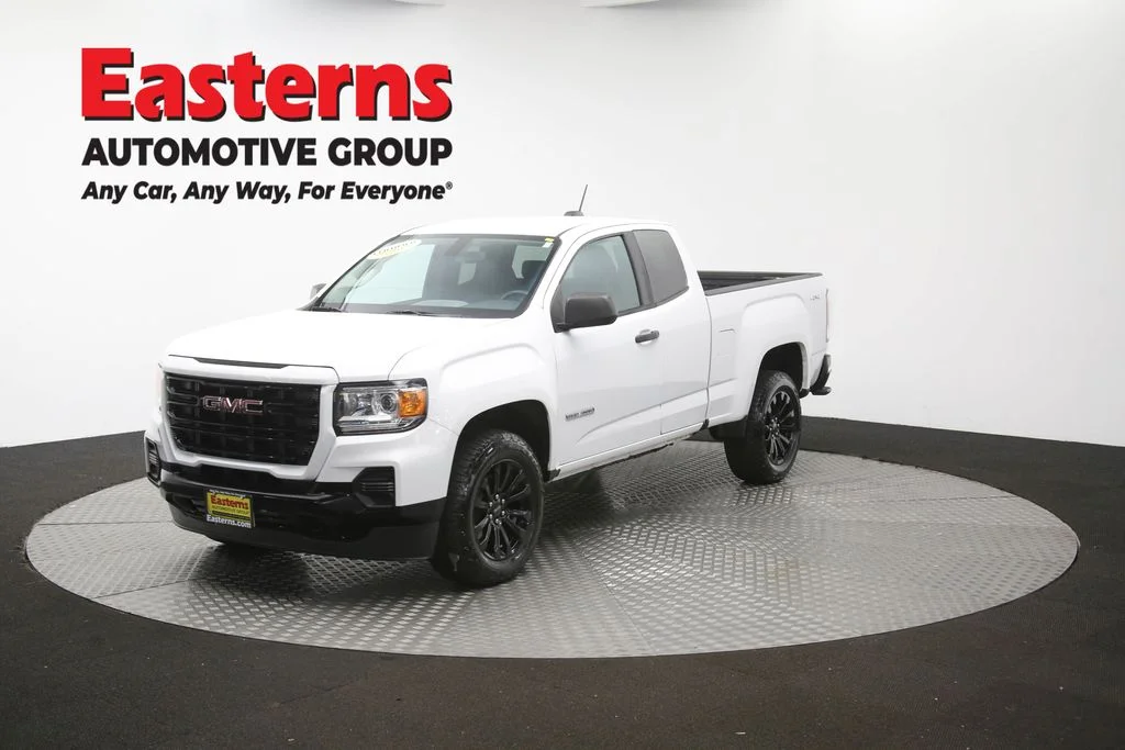 Used 2022 White GMC Elevation Standard image 54