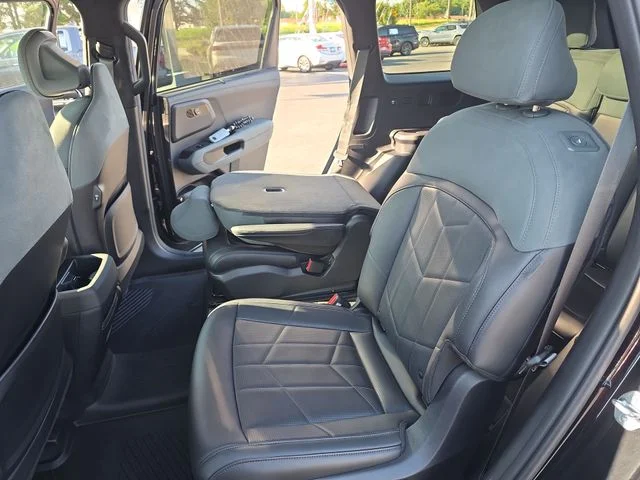 Used 2027 Black Kia X-Line SX-Prestige image 16
