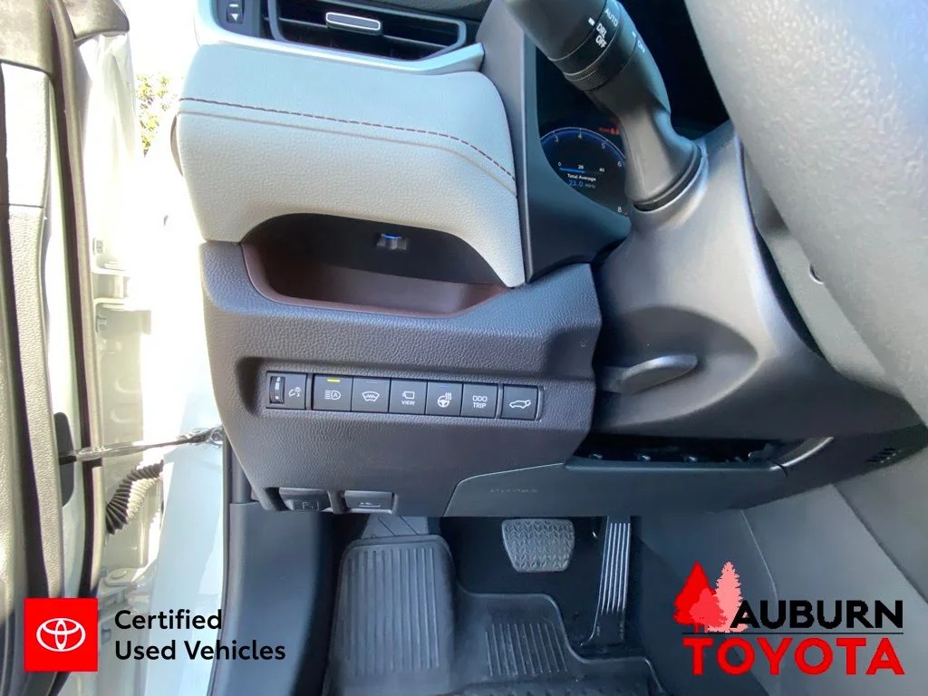 Certified Used 2025 Wind Chill Pearl Toyota Limited image 37