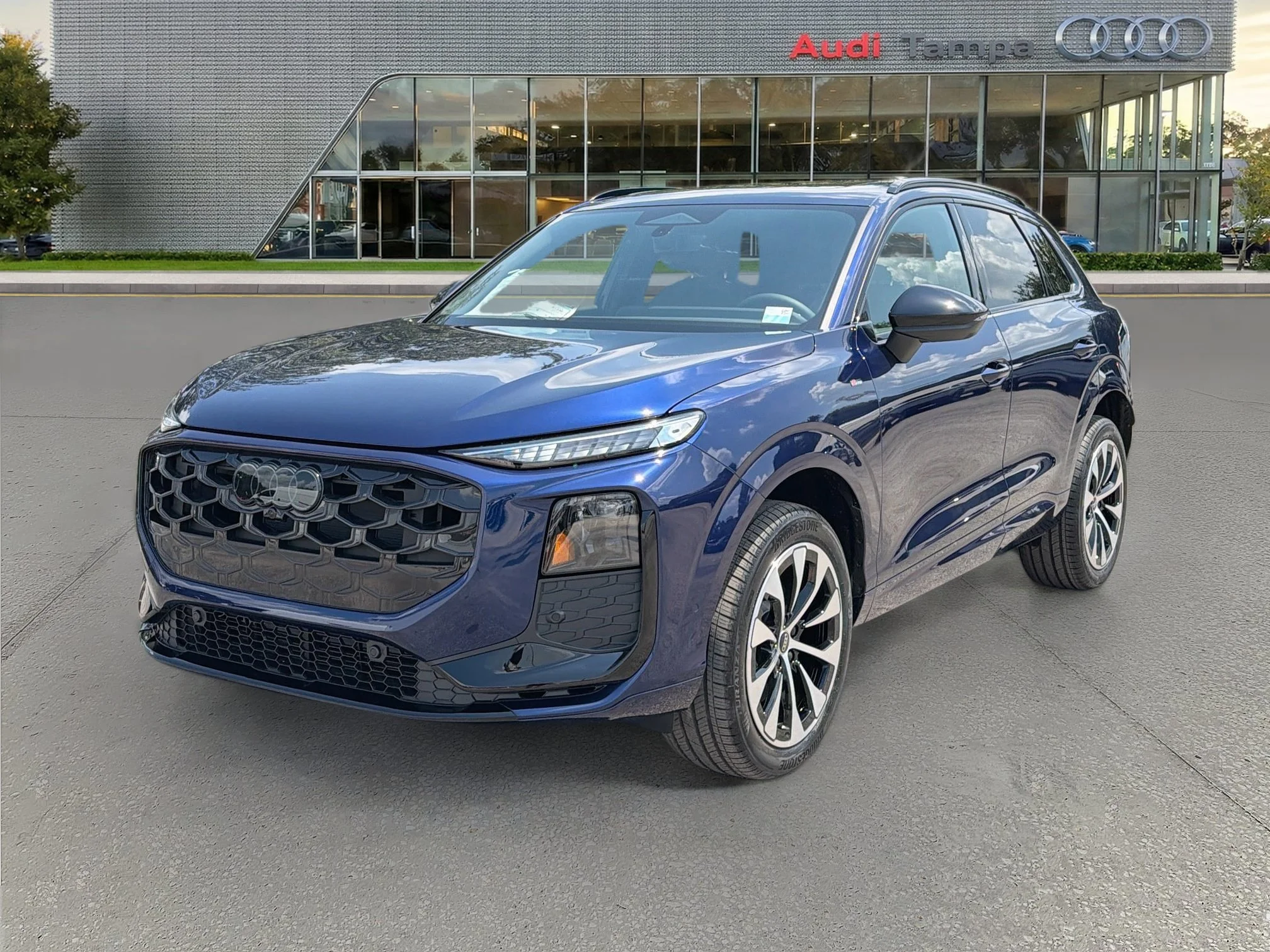 New 2026 Navarra Blue Metallic Audi S line image 7