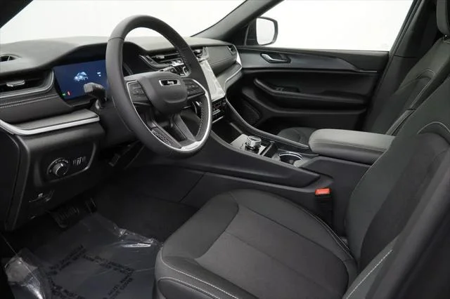 New 2026 Baltic Gray Metallic Clear-Coat Exterior Paint Jeep Laredo X image 16