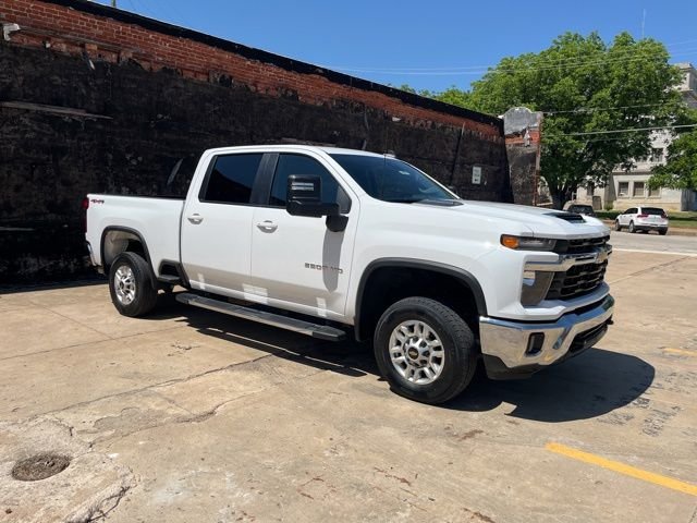 Used 2025 White Chevrolet LT image 7