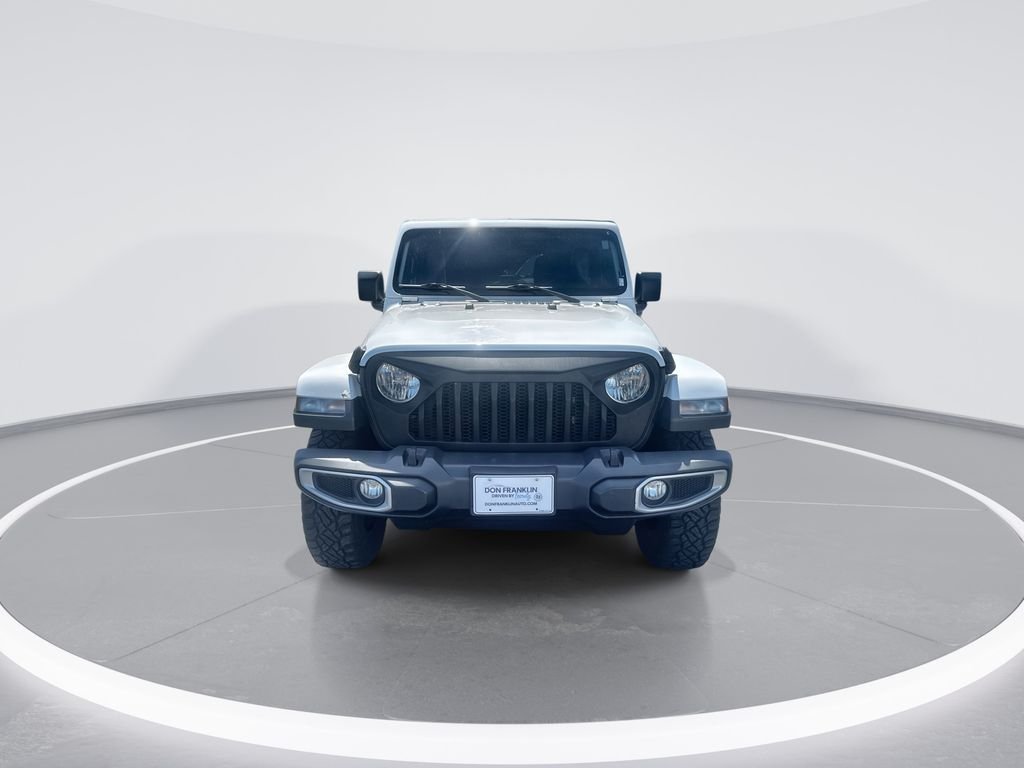 Used 2020 White Jeep Unlimited Sahara image 3