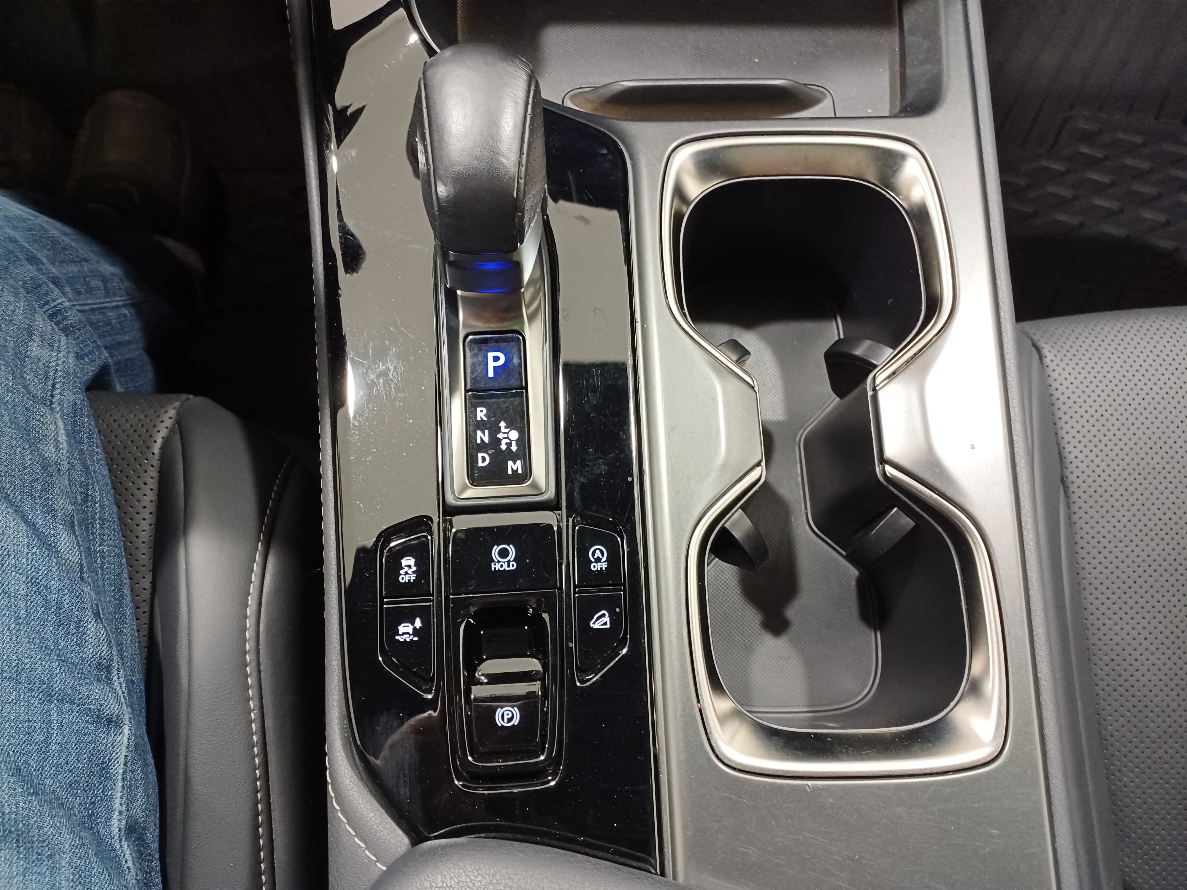 Certified Used 2022 Ultra White Lexus F-Sport *Adaptive Cruise | Cooled Lthr | Sunroof | Htd Wheel | Blind Spot Detect | Lane Keep Assist image 19
