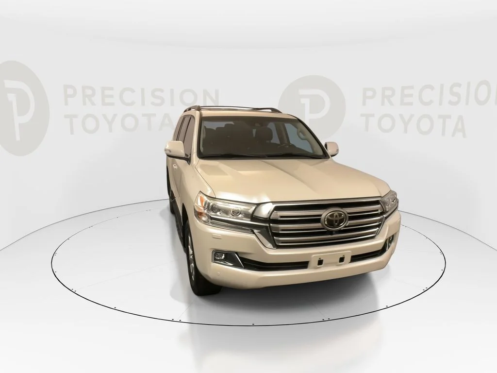 Used 2019 Blizzard Pearl Toyota Base image 4