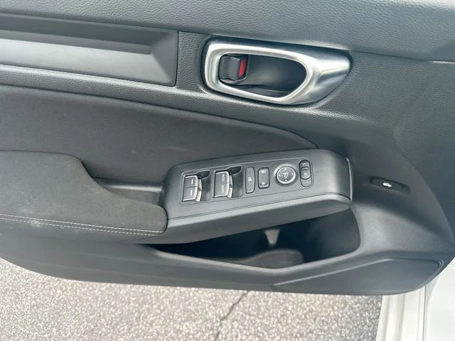 Used 2024  Honda Sport image 15