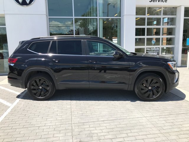 New 2026 Deep Black Pearl Volkswagen 2.0T SE w/Technology image 9