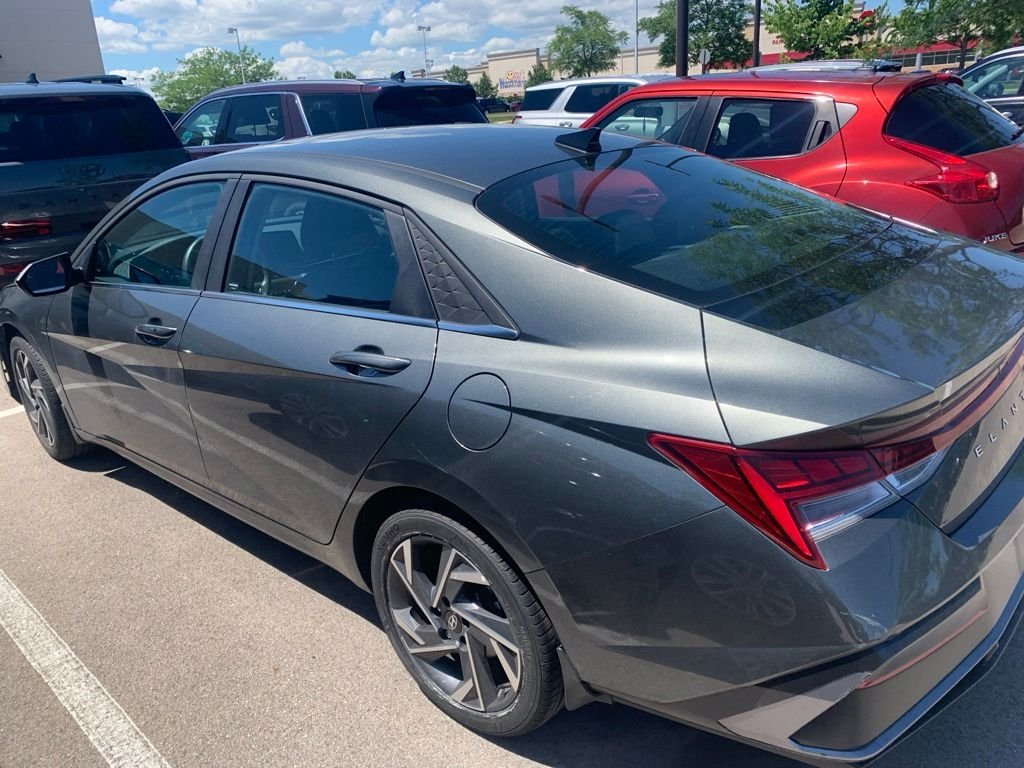 Certified Used 2024 Gray Hyundai SEL image 3