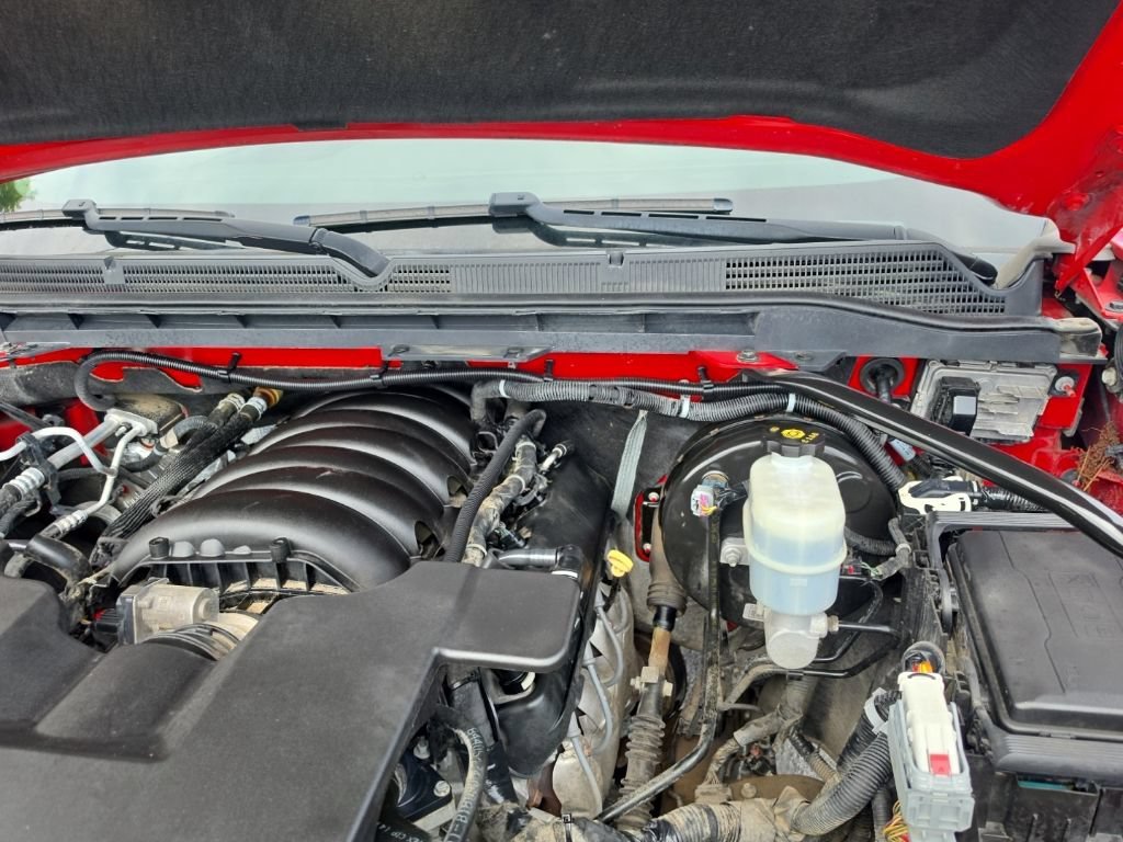 Used 2018 CARDINAL RED GMC SLT image 10
