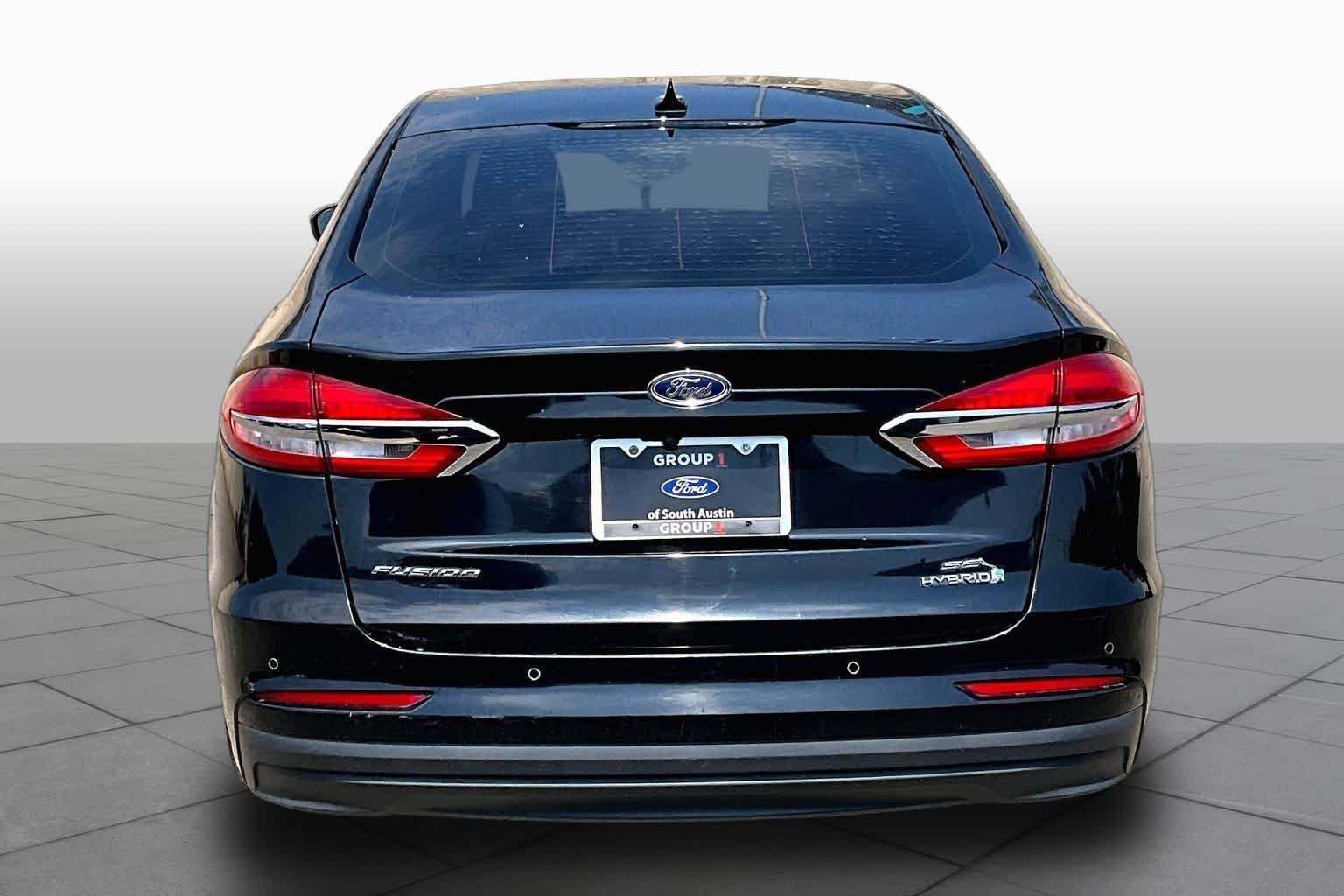 Pre-Owned 2019 Ford Fusion Hybrid SE