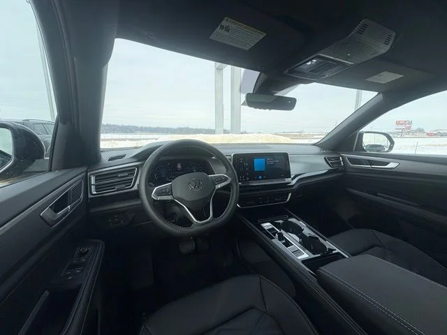 New 2026 Black Volkswagen 2.0T SE w/Technology image 21