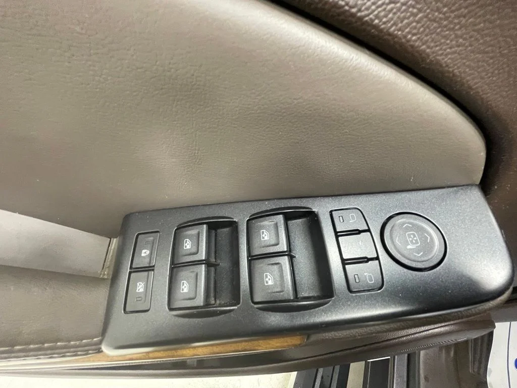Used 2015 Gray GMC Denali image 18