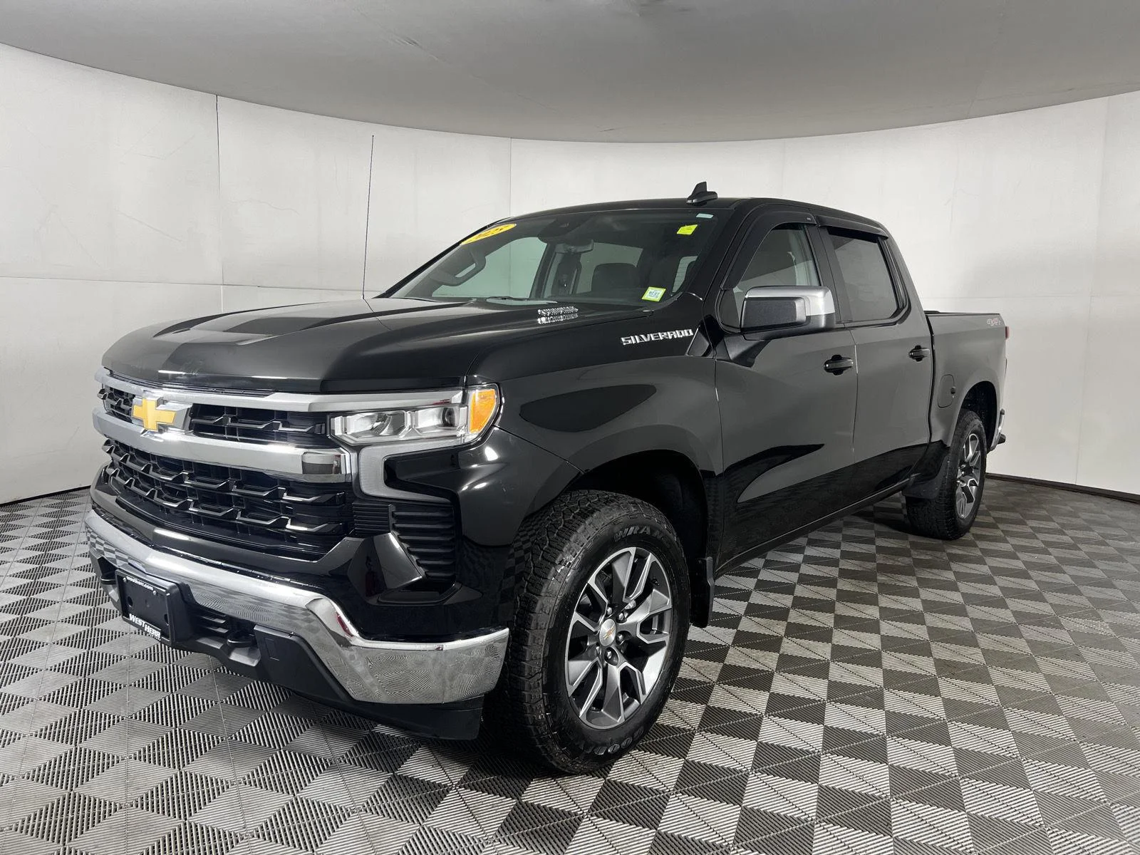 Used 2025 Black Chevrolet LT image 17