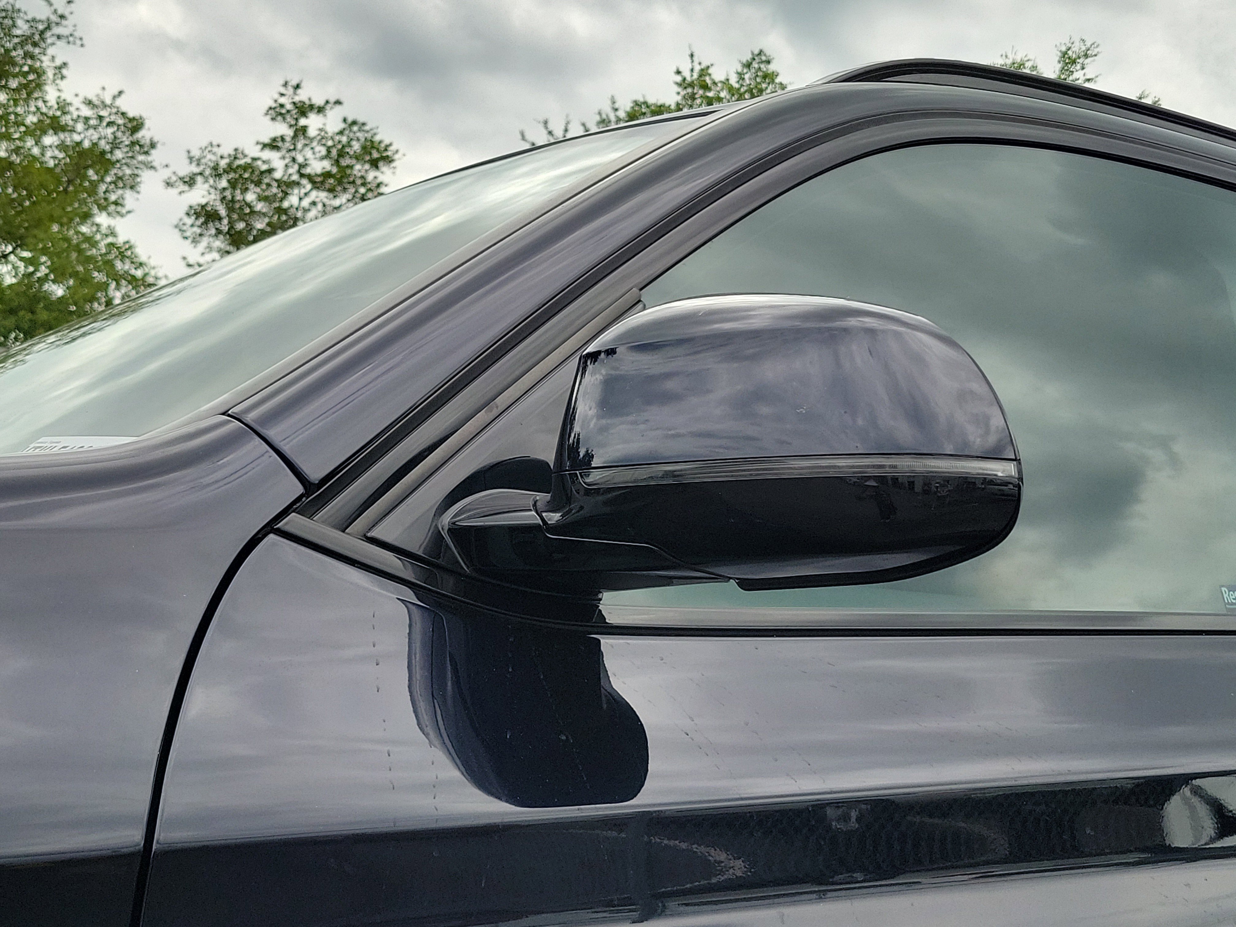 Used 2019 Carbon Black Metallic BMW xDrive30i image 5