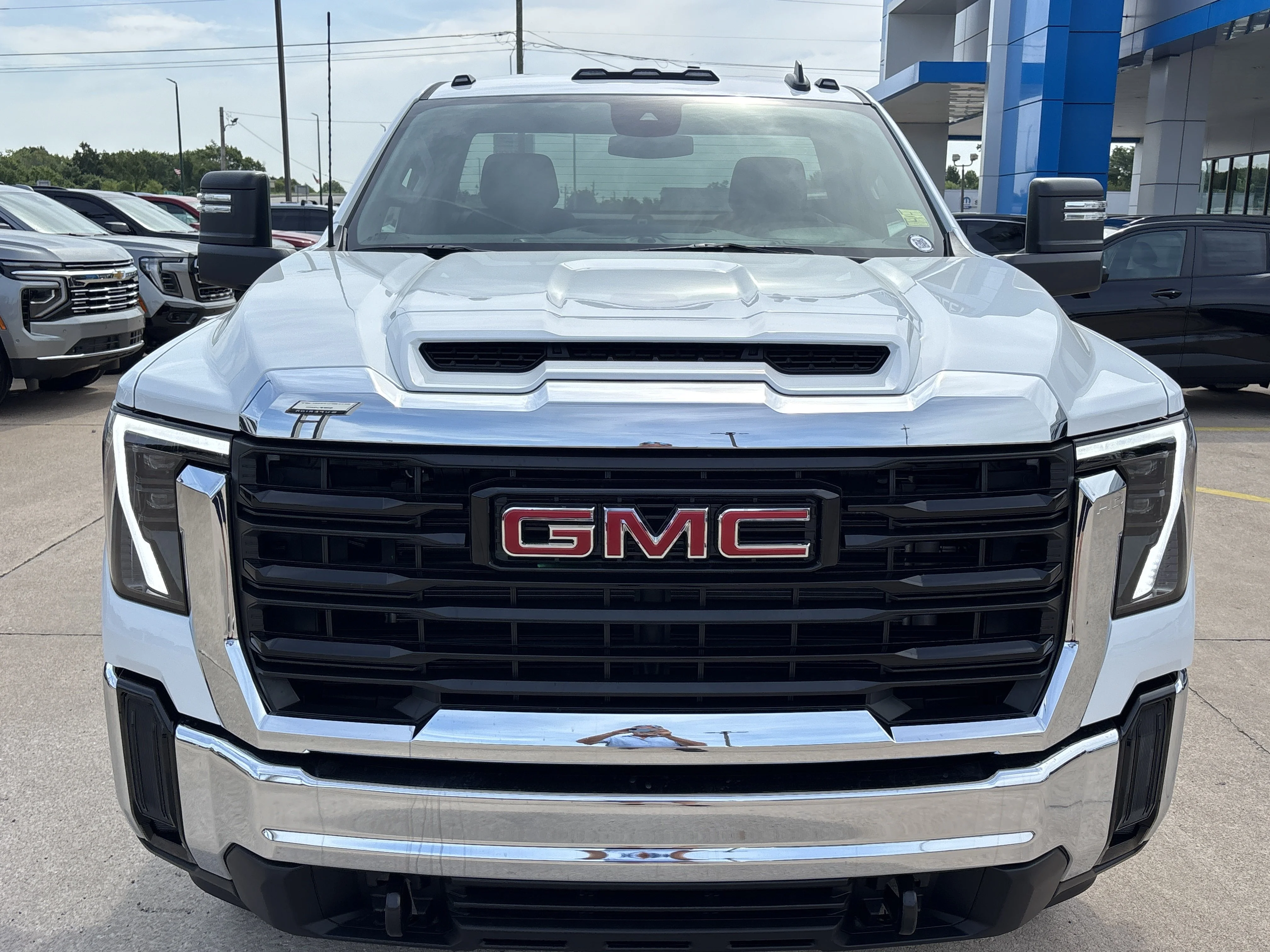 2026 GMC Sierra 3500HD Pro - Photo 8