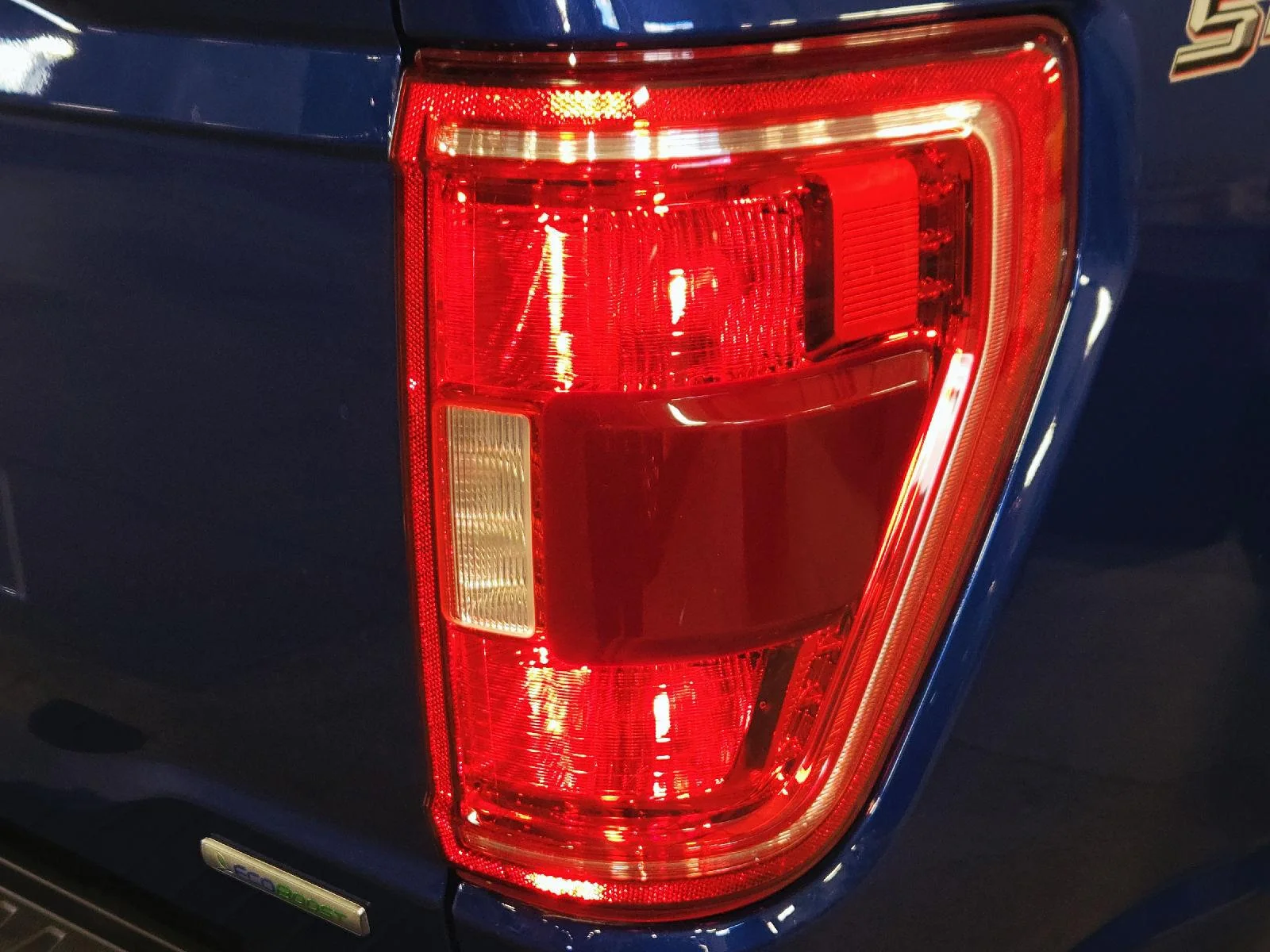 Used 2023 Atlas Blue Ford XLT image 11