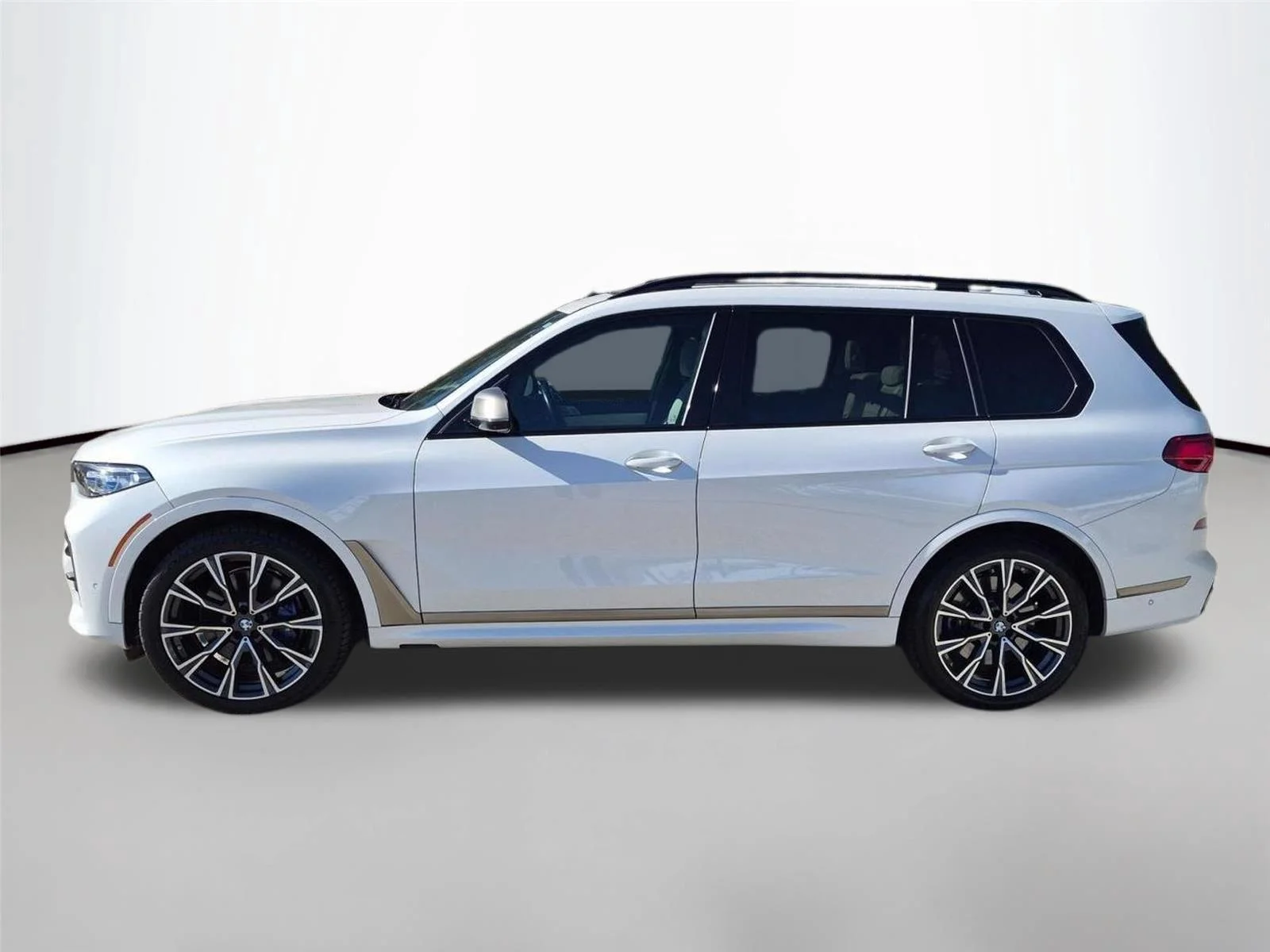 Used 2021 Mineral White Metallic BMW M50i image 2