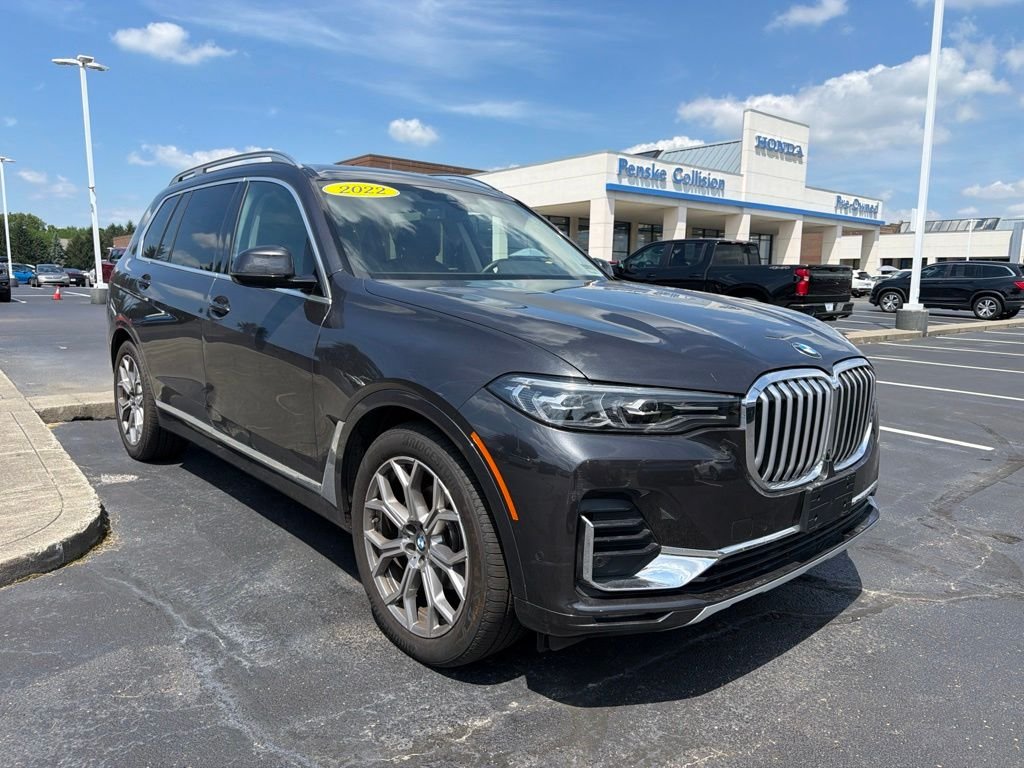 Used 2022 Dark Graphite BMW xDrive40i image 4