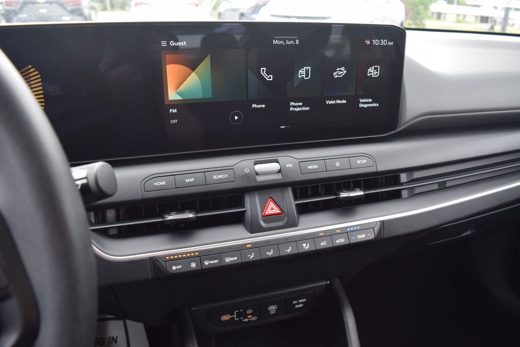 2025 Kia K4 LXS - Photo 25