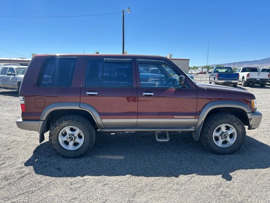Used 2000 Foxfire Red Mica Isuzu S image 8