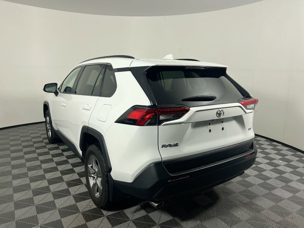 Used 2025 White Toyota XLE image 5