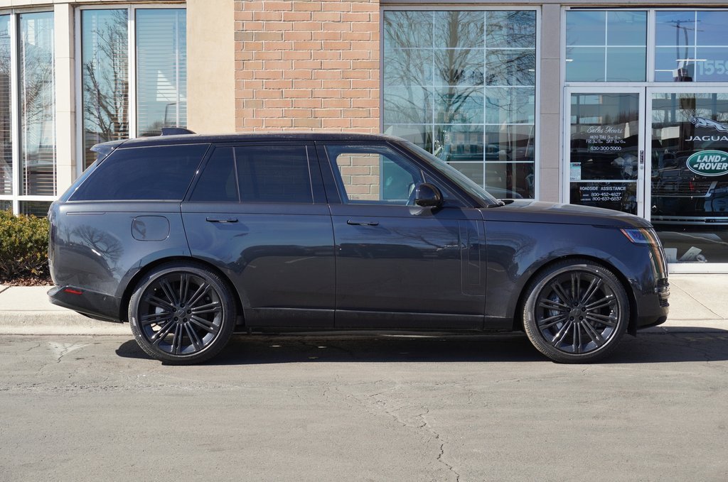 New 2026 Carpathian Grey Land Rover SE image 7