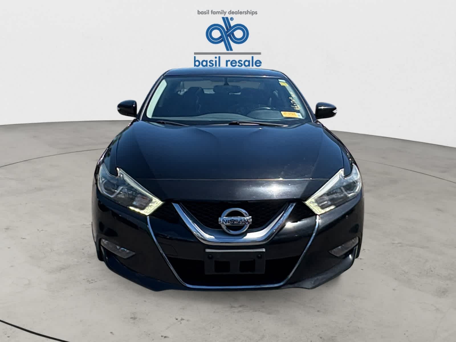Used 2017 Super Black Nissan SR image 10