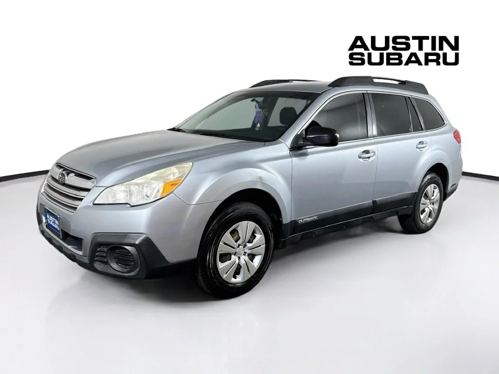 Used 2013 Silver Subaru 2.5i image 3