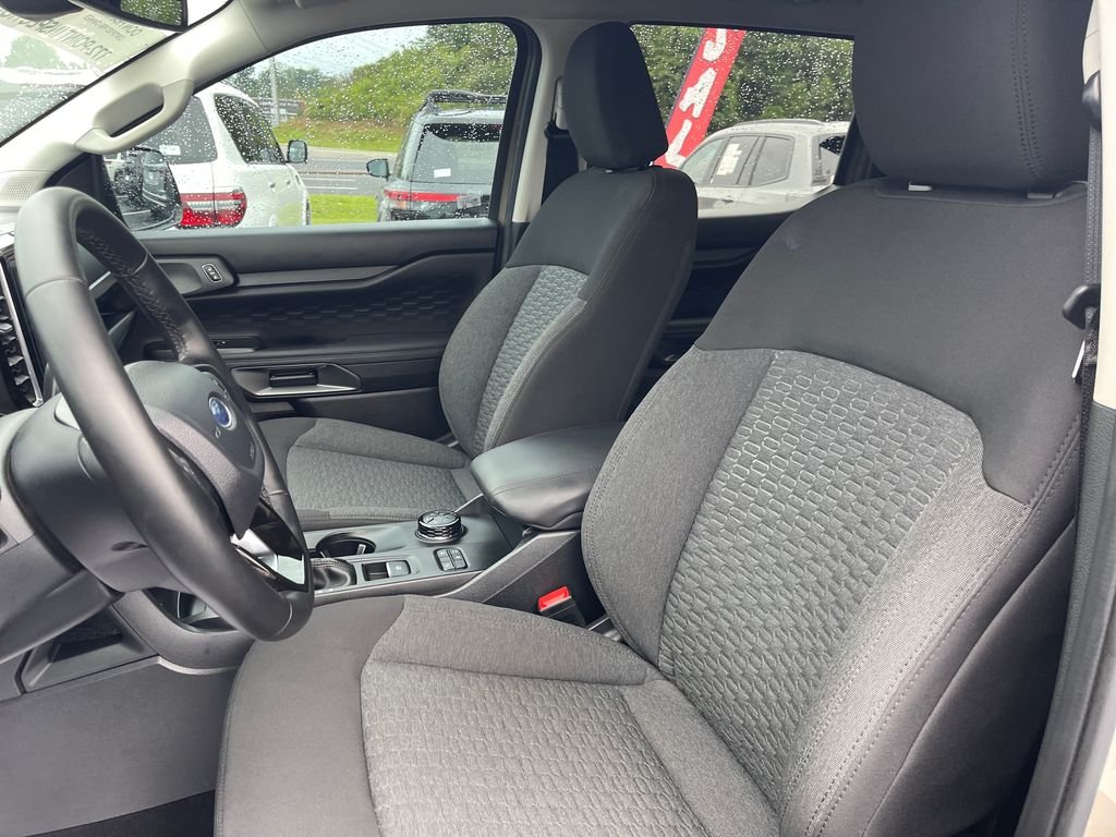 Used 2025 Green Ford XLT image 16