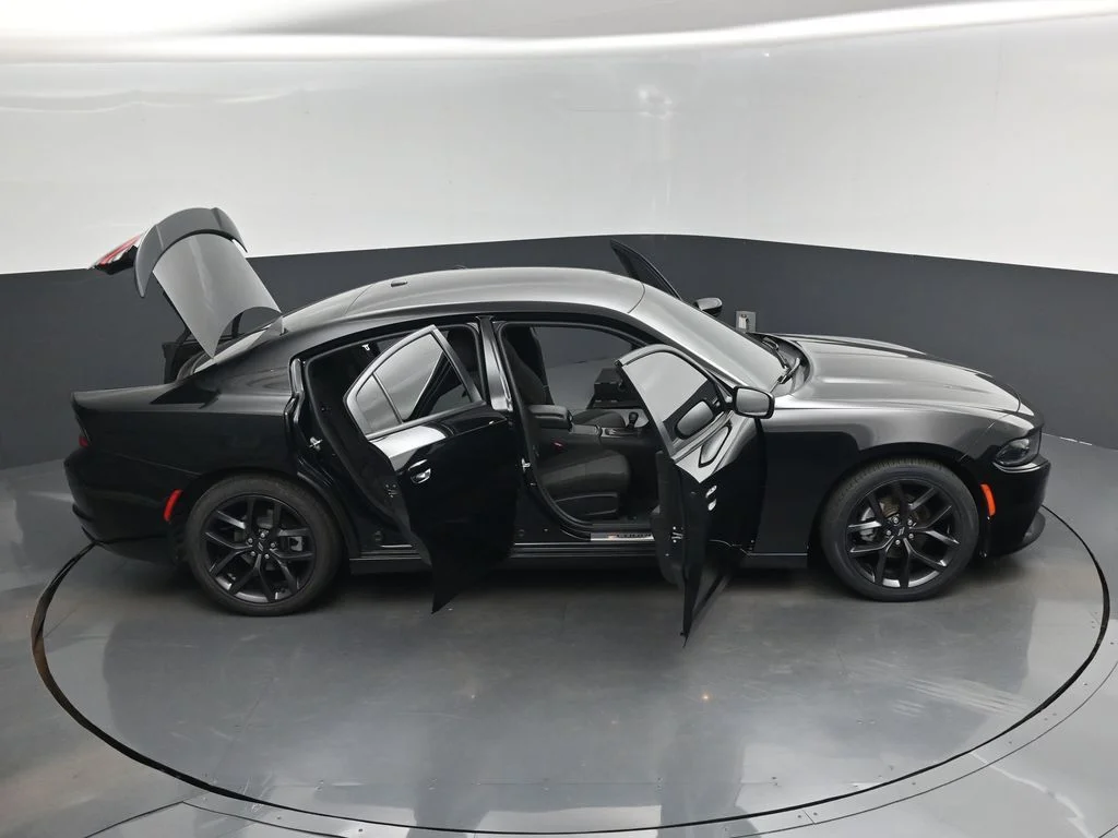 Used 2021 Black Dodge SXT image 18