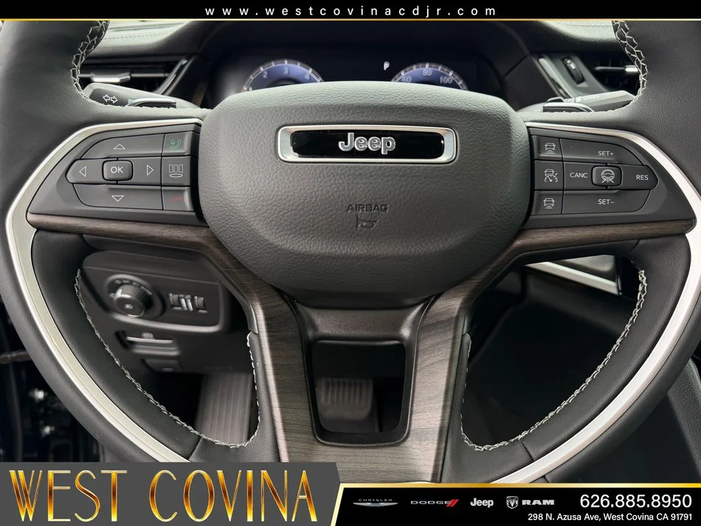 New 2026 Diamond Black Crystal Pearl-Coat Exterior Paint Jeep Limited Reserve image 25
