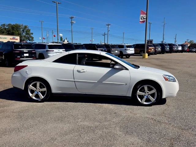 Used 2006 White Pontiac GT image 13
