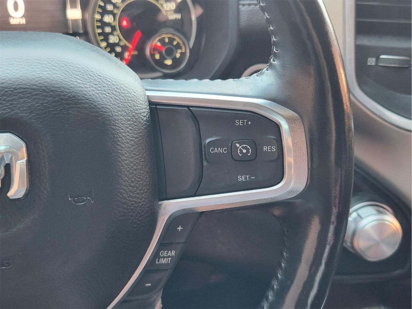 Used 2020 Diamond Black Crystal Pearlcoat Ram Laramie image 27