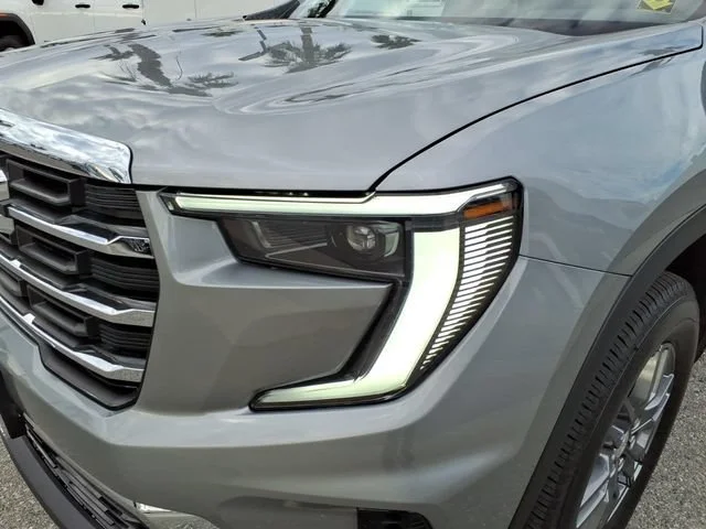 Used 2026 Sterling Metallic GMC Elevation image 11