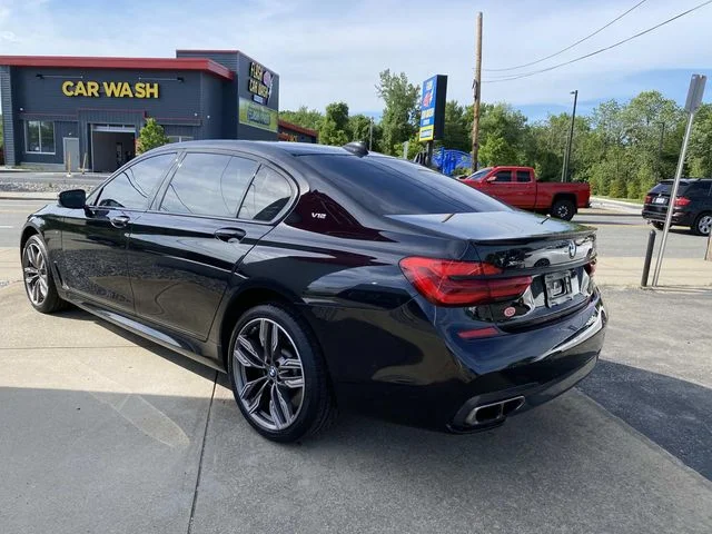 Used 2017 Black BMW M760i image 3