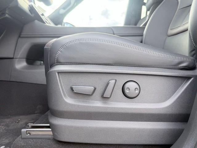 New 2026 Brilliant Silver Nissan SL image 25