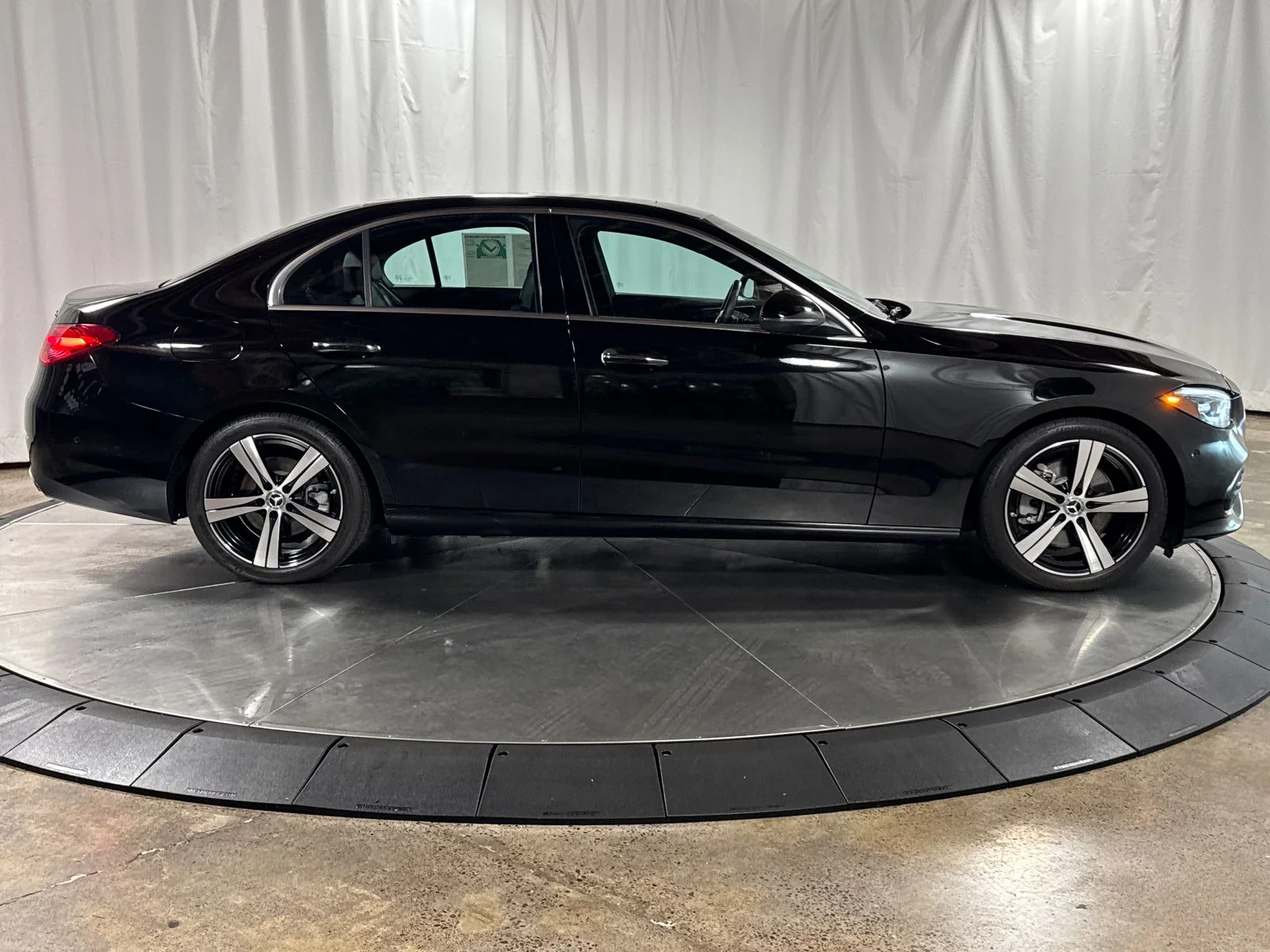 2025 Mercedes-Benz C-Class Sedan C 300 - Photo 9