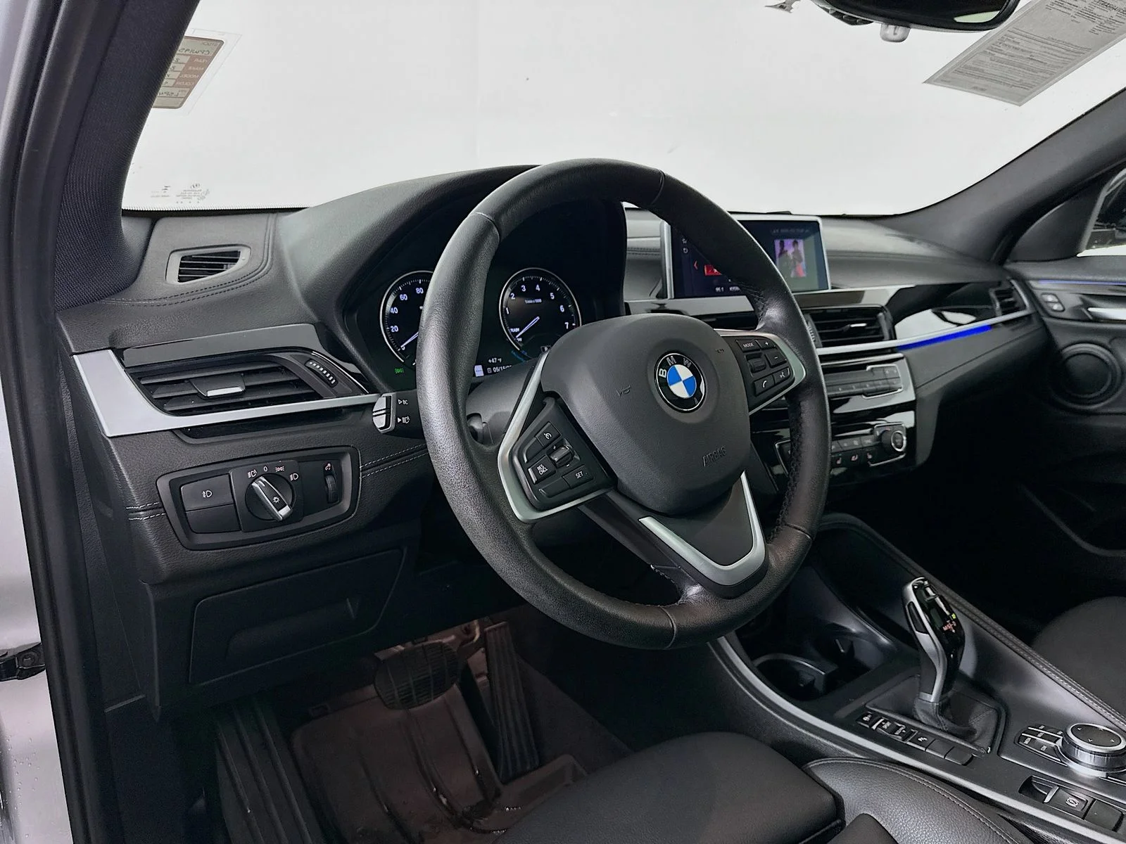 Used 2020 Glacier Silver Metallic BMW sDrive28i image 10
