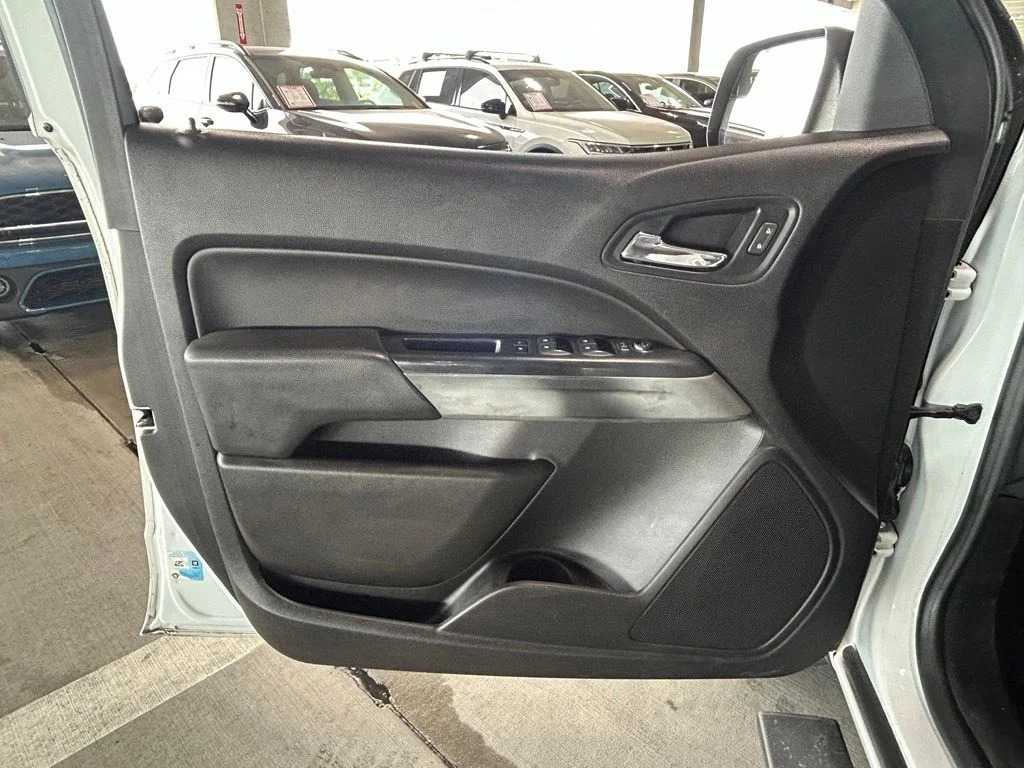 Used 2017 Summit White Chevrolet LT image 14