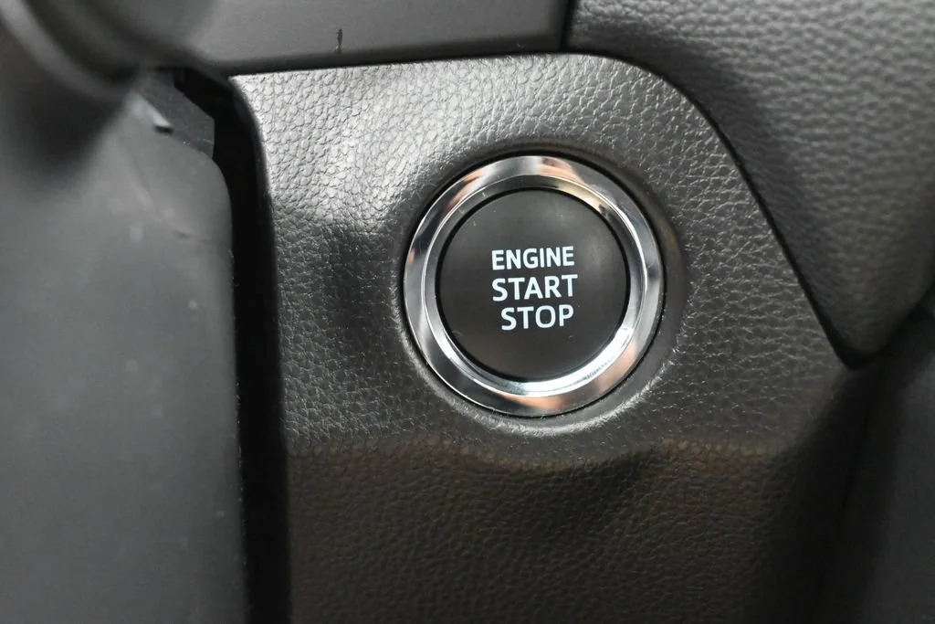 Used 2025 White Toyota XLE Premium image 27