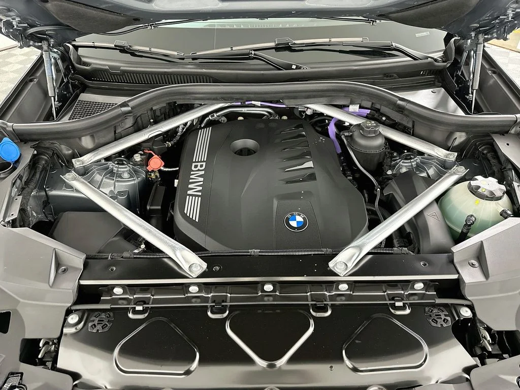 New 2026 Gray Metallic BMW xDrive40i image 30