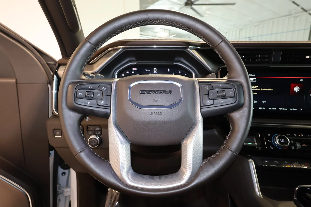 Used 2025 White Frost Tricoat GMC Denali image 10