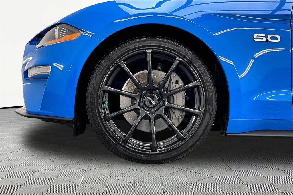 Certified Used 2022 Grabber Blue Ford GT Premium image 9