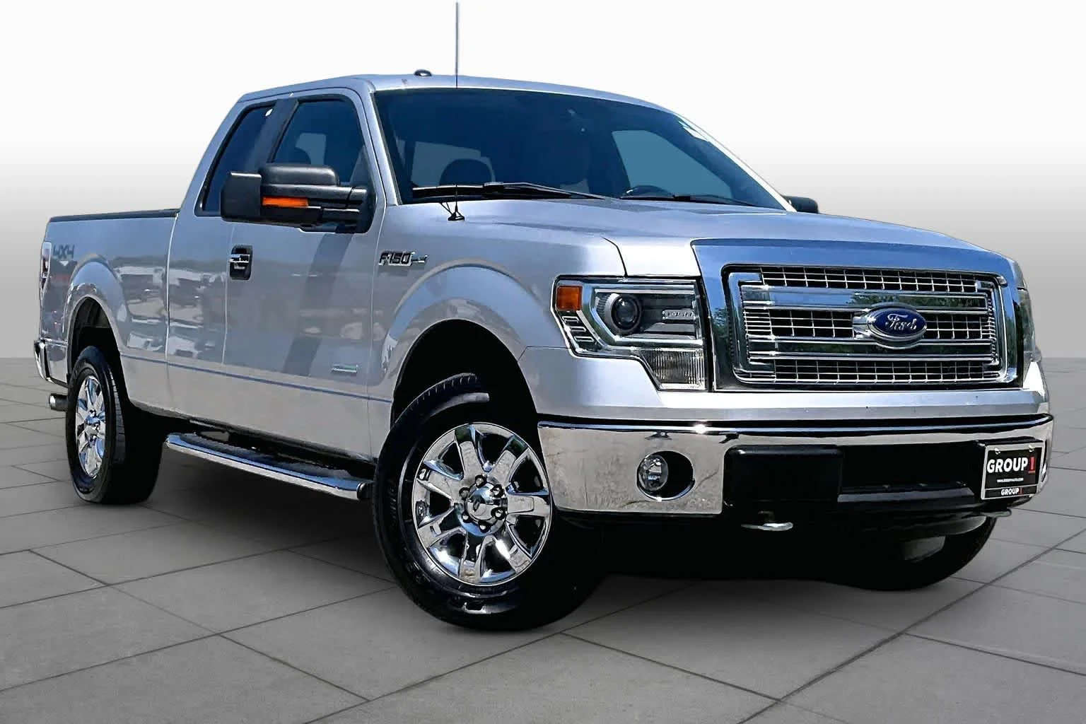 Used 2014 Ingot Silver Metallic Ford XLT image 2