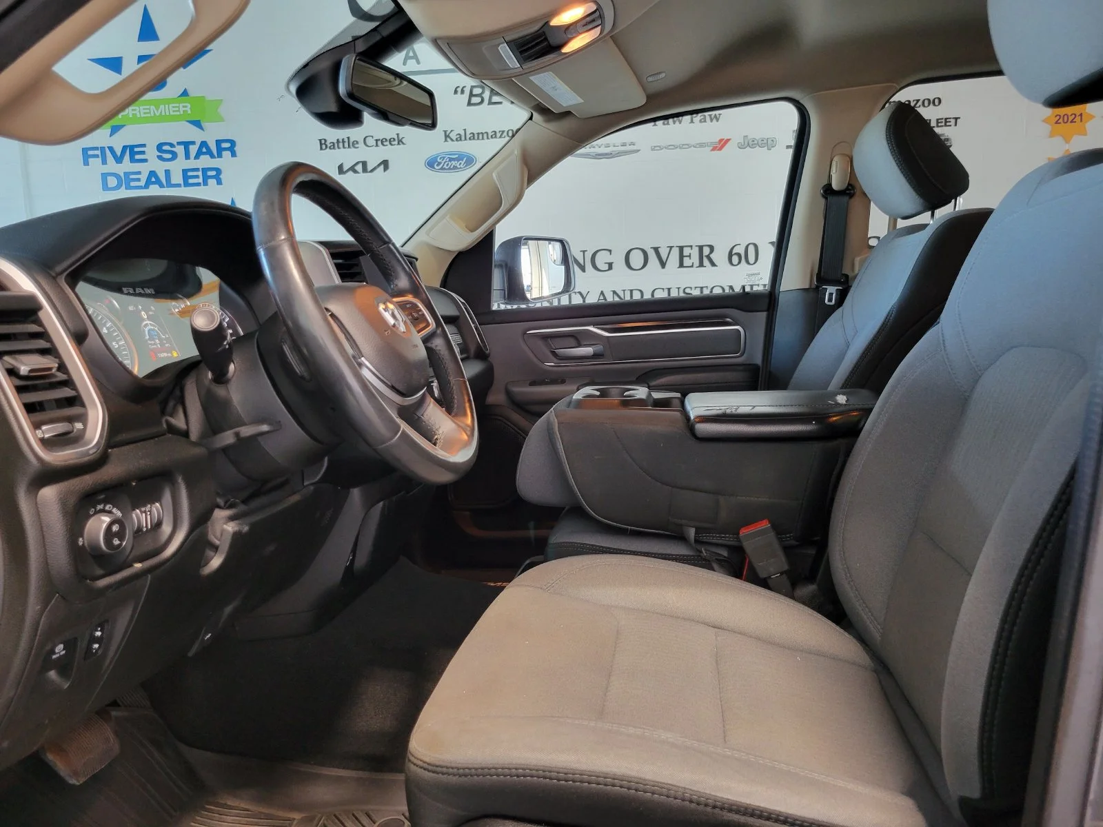 Used 2019 Gray Ram Big Horn/Lone Star image 7