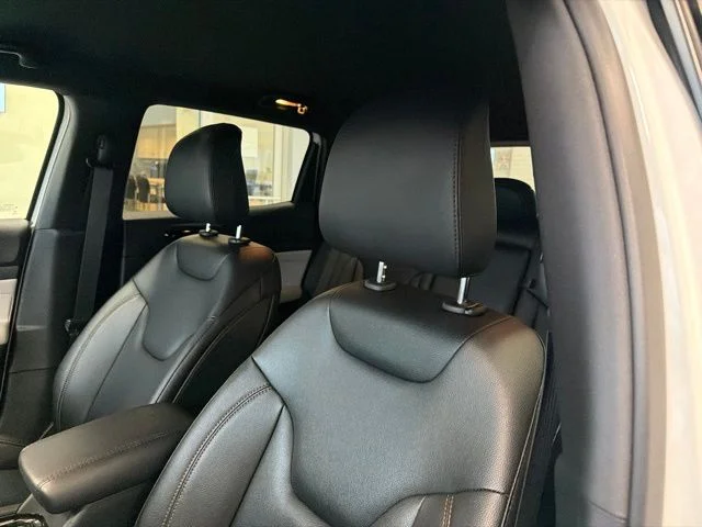 Used 2024 White Jeep Limited image 11