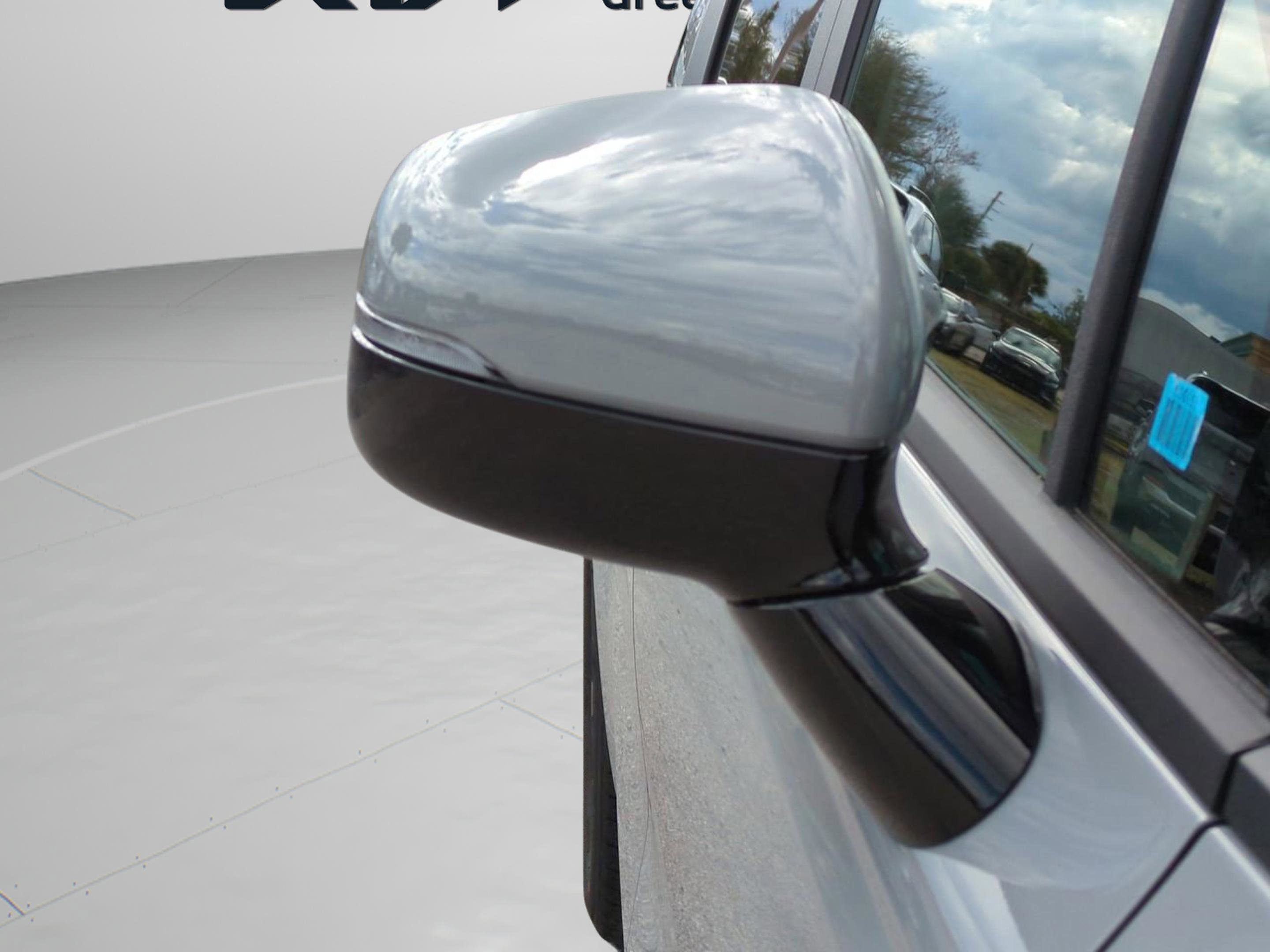New 2026 Ceramic Silver Kia EX image 13