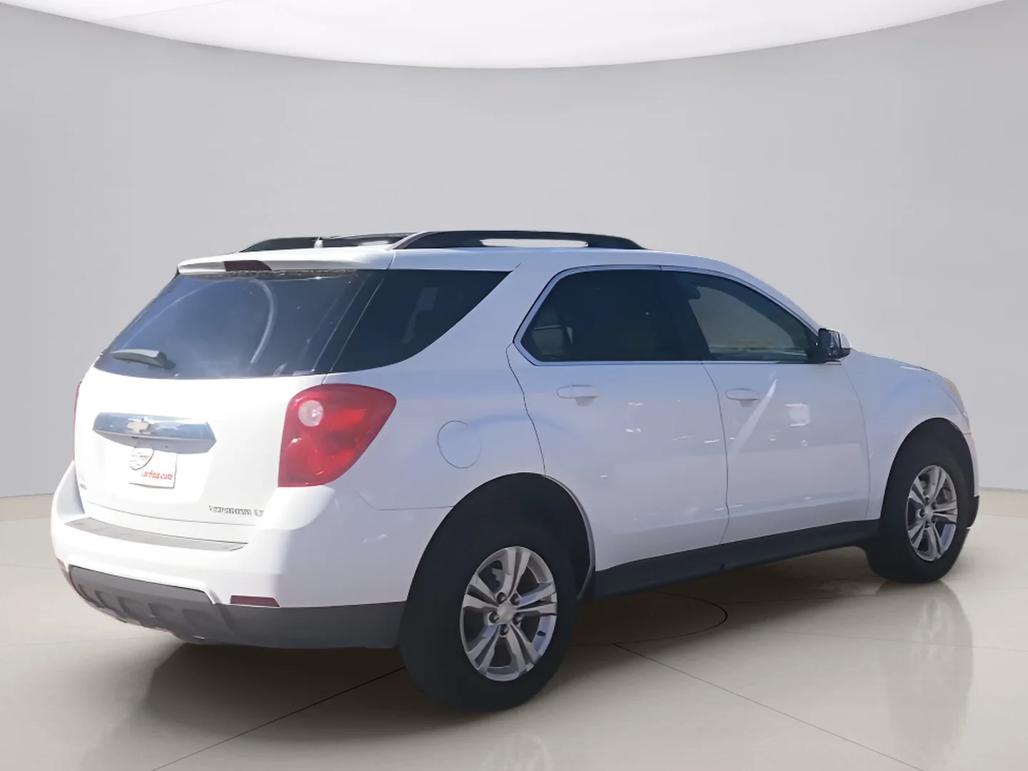 Used 2015 Silver Chevrolet LTZ AWD image 5