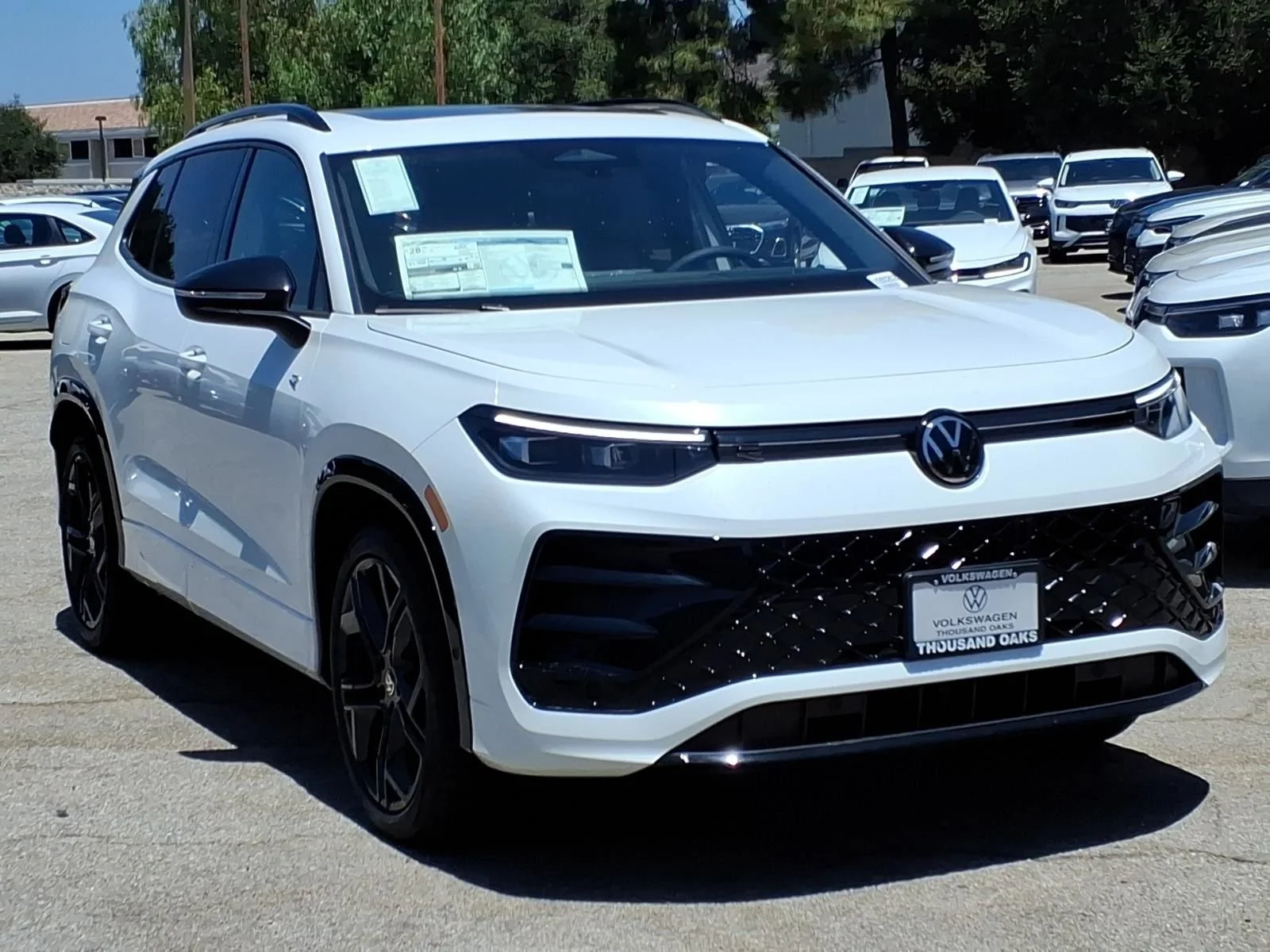 New 2026 Opal White Pearl Volkswagen 2.0T SE image 3