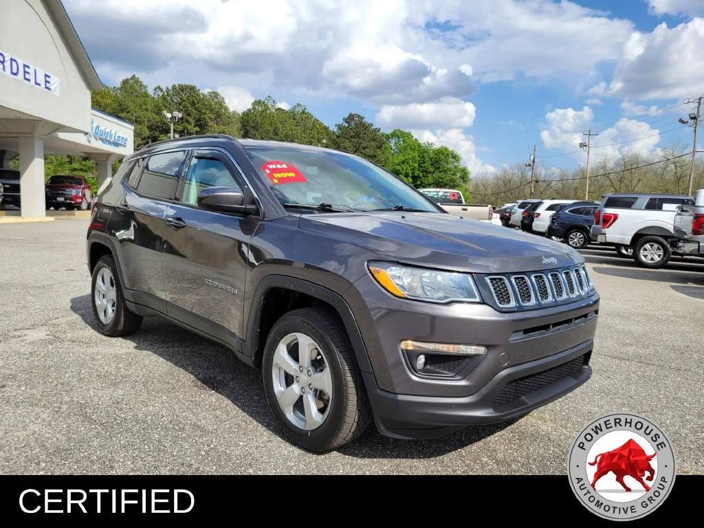 Used 2019 Gray Jeep Latitude image 8